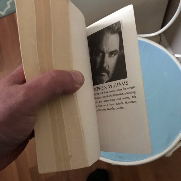 Bernardo and Homolka crime story book. $15 or bundle 3 items for $25 - Picture 4 of 4